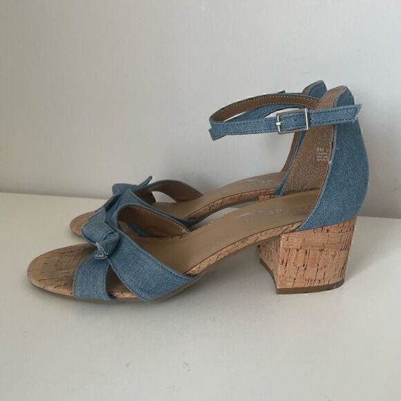 Aerosoles Heelrest Cuff Link Blue Denim Cork Ankle Strap Heels Size 8 - Picture 5 of 9